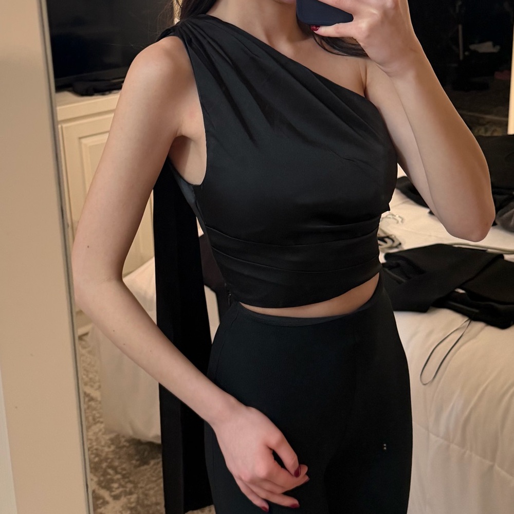 NWT BabyBoo Fashion Halsey One Shoulder Top